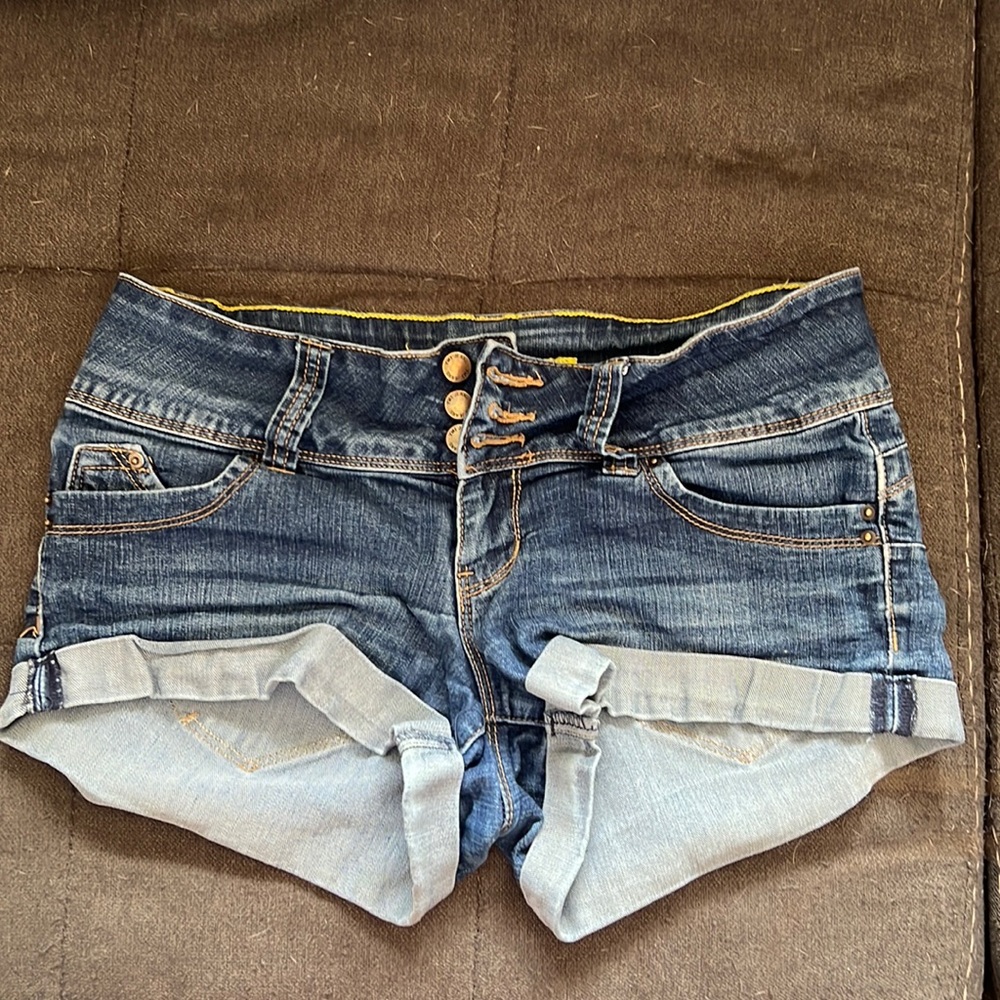 YMI wanna betta butt Jean shorts